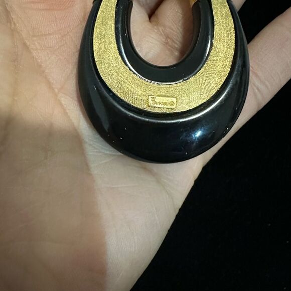 VTG 1960'S Crown Trifari Goldtone Snake Chain Necklace w/LG Black Lucite Mod Pen - Picture 3 of 5